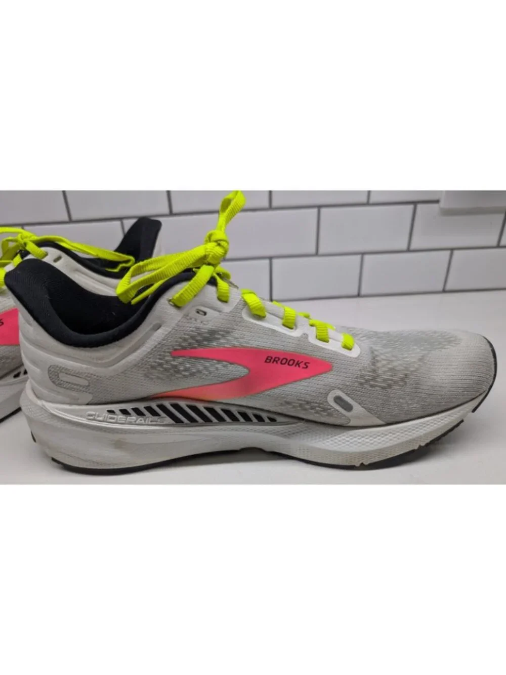 BROOKS Launch GTS 9 Women's Running Shoes Gray White Pink 8.5 B 1203741B148
